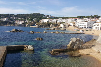 Vista panoràmica de Calella. El portet de la Mala Espina