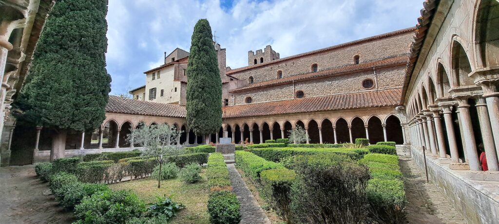 Claustre Arles sur Tech